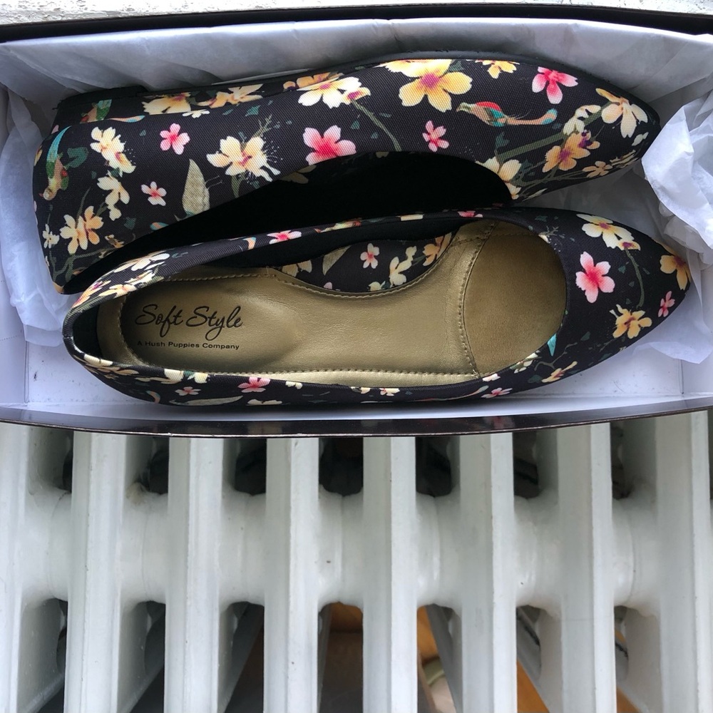Hush Puppies Floral Flats - Never Worn!!